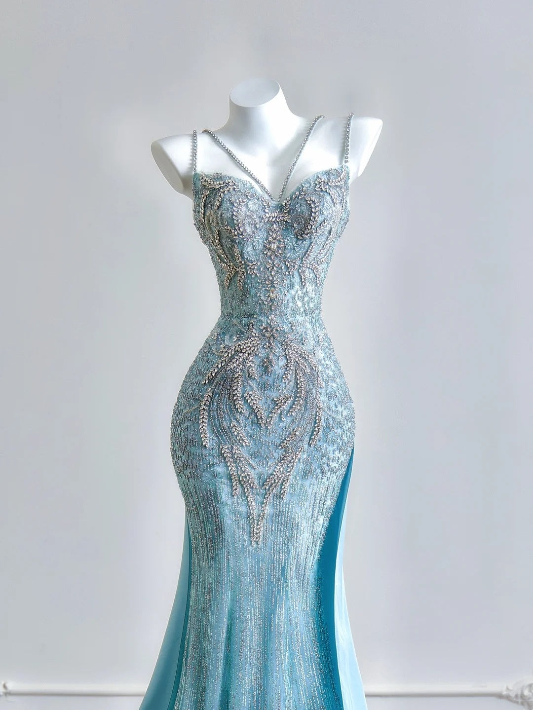 Luxurious Mermaid Spaghetti Strap Blue With Silver Beaded Prom Dresses Long Evening Formal Birthday Party Gowns N380