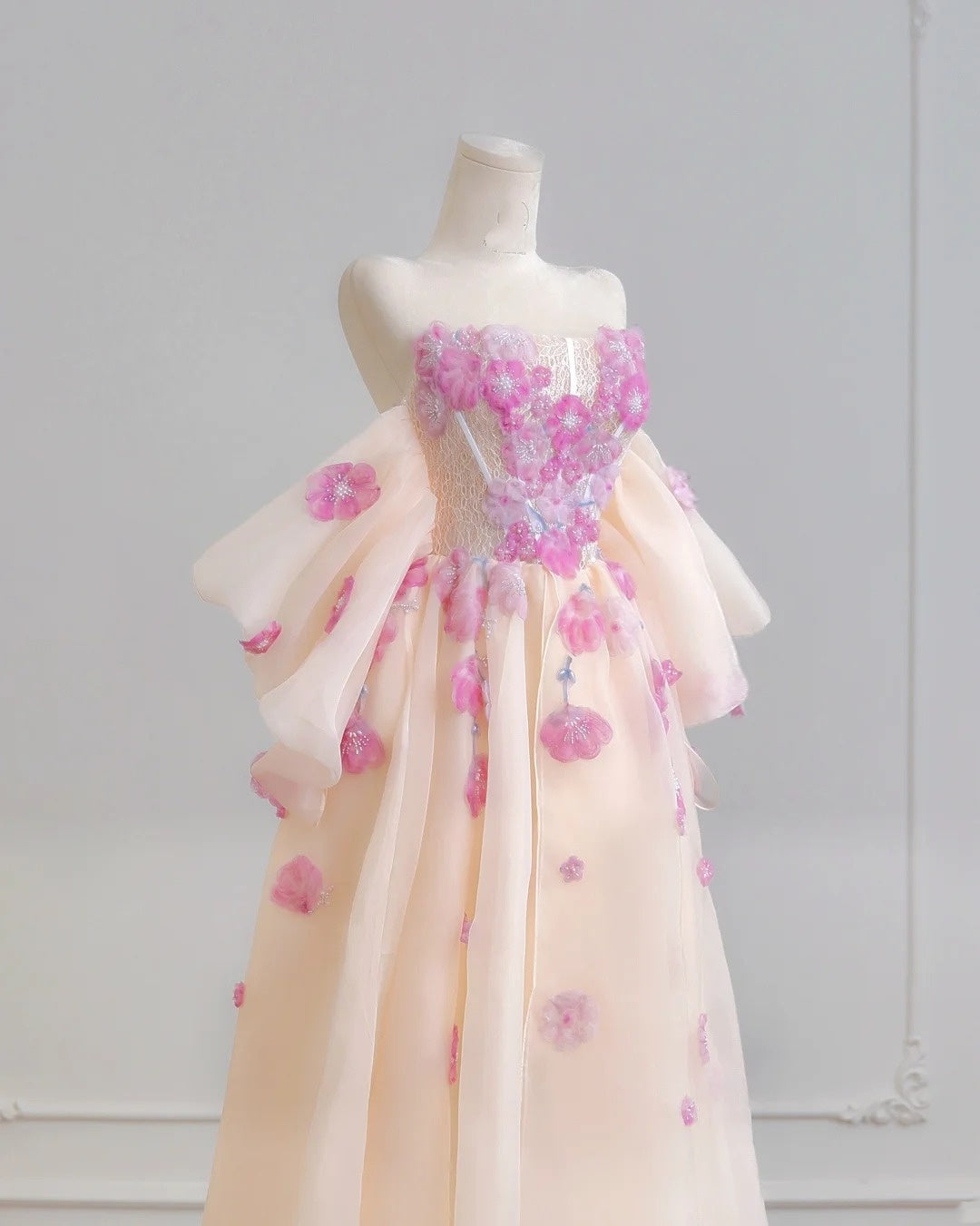 Princess Ball Gown Strapless Champagne Tulle With Lace Long Prom Dresses Inspiration Party Gowns N309