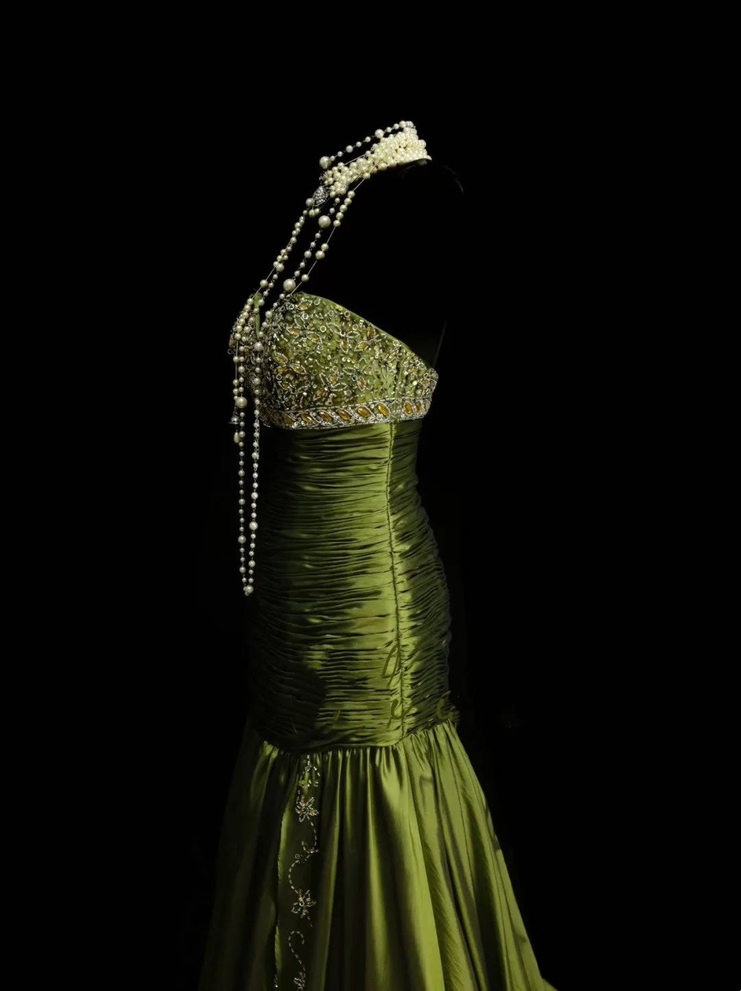 Vintage Prom Dresses Aesthetic Mermaid Sweetheart Green Satin With Beaded Crystals Bodice Inspo Formal Party Gowns N1825