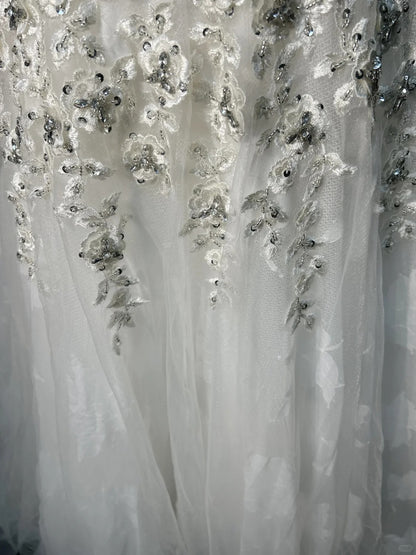 Modest Prom Dresses A line V Neck White Tulle Lace Sleeveless Long Formal Evening Outfits N3618