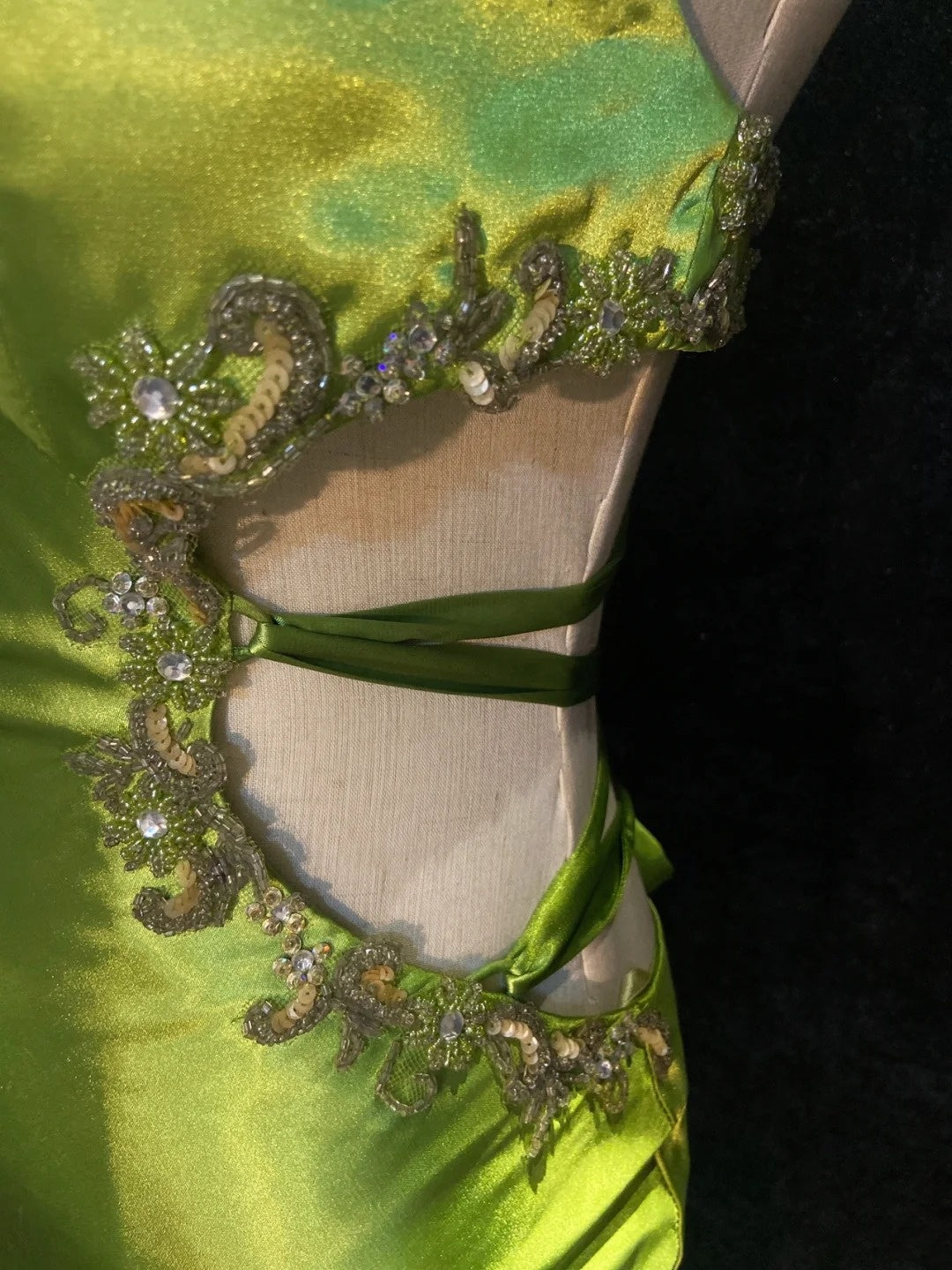 Modest Prom Dresses Mermaid Halter Green Backless Satin Sleeveless Long Formal Evening Outfits N3634