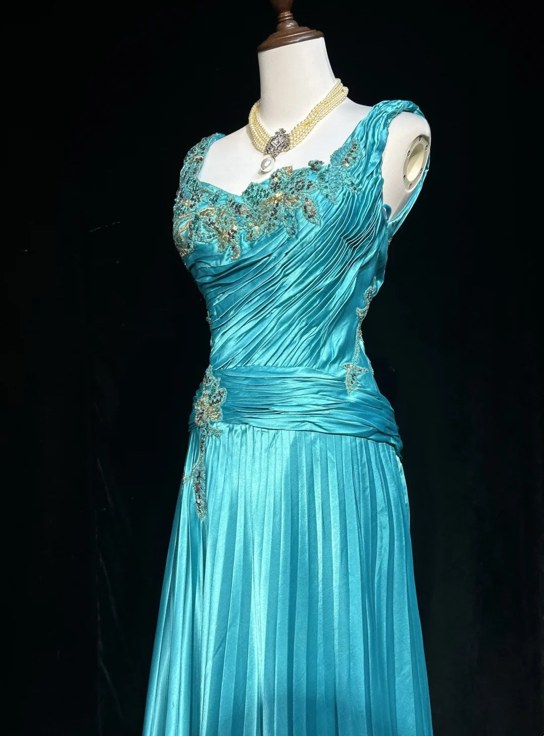Vintage Prom Aesthetic Dresses A line Blue Satin With Beading Appliqued Long Formal Dress N3024