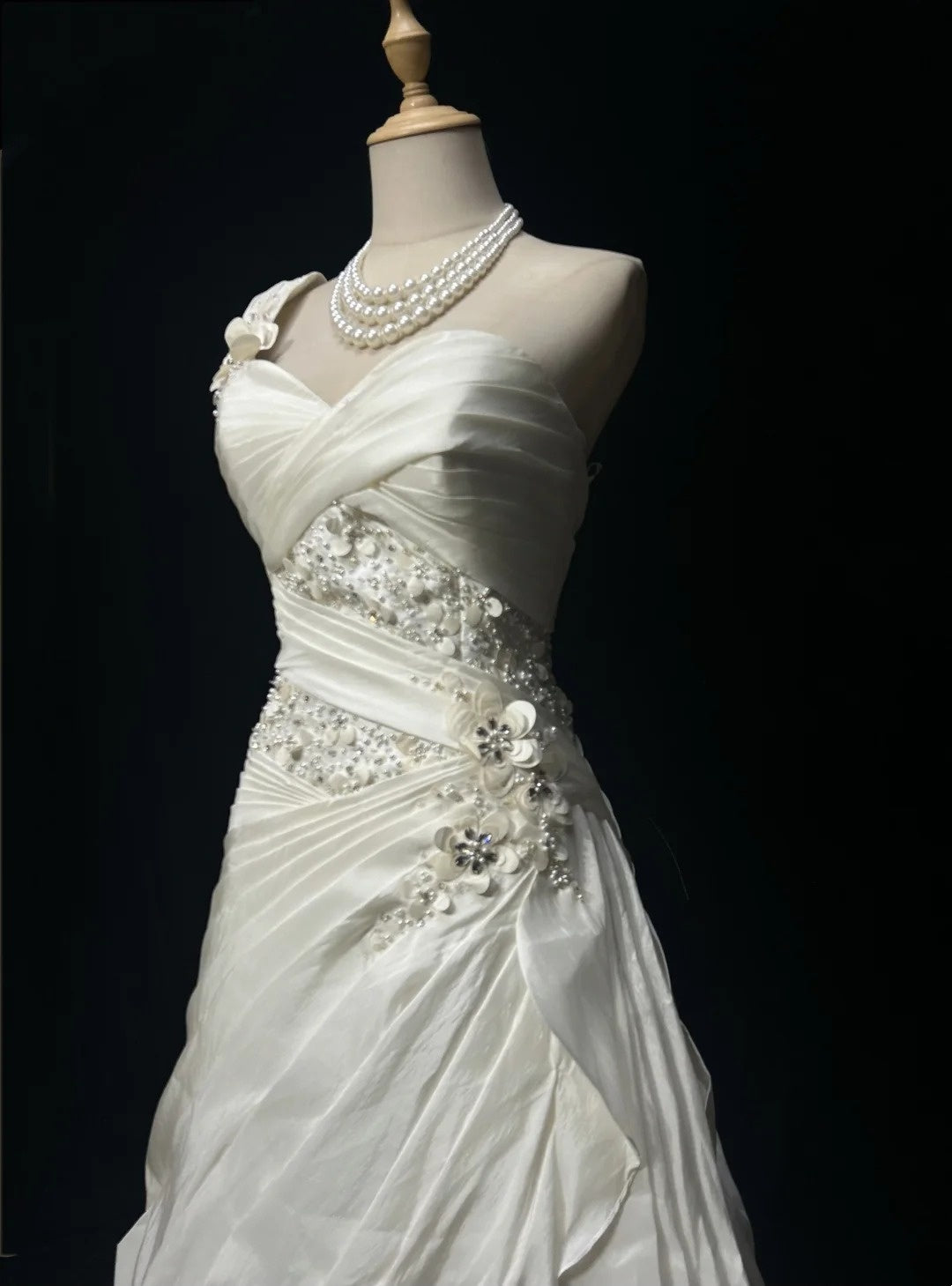 Princess Wedding Dress Ball Gown One Shoulder Satin Cream Ivory With Tiered Bridal Gown for Big Day RC0131