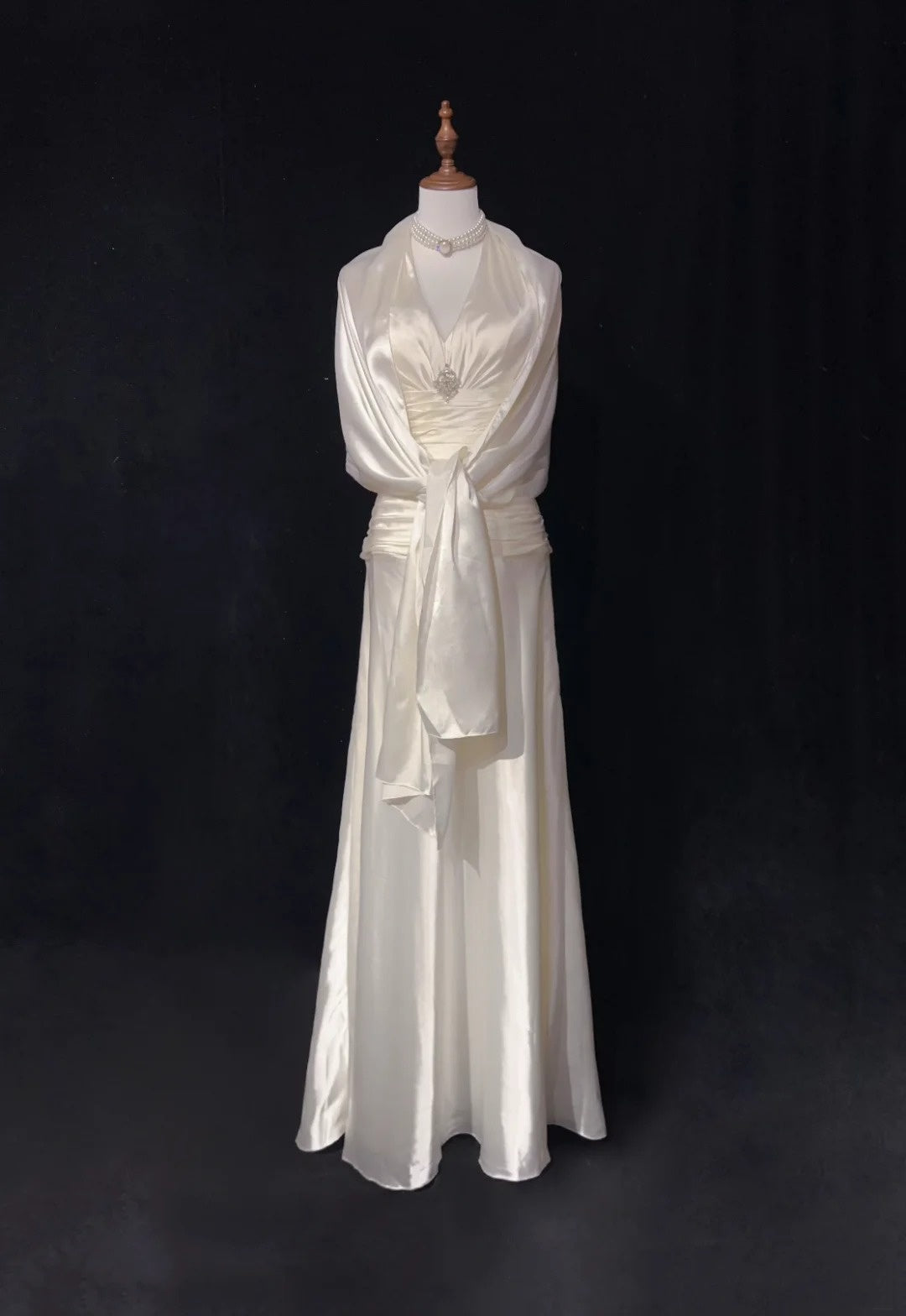 Vintage Prom Dresses A line Halter White Satin With Pleated Cape 1960s Long Formal Gown N2604