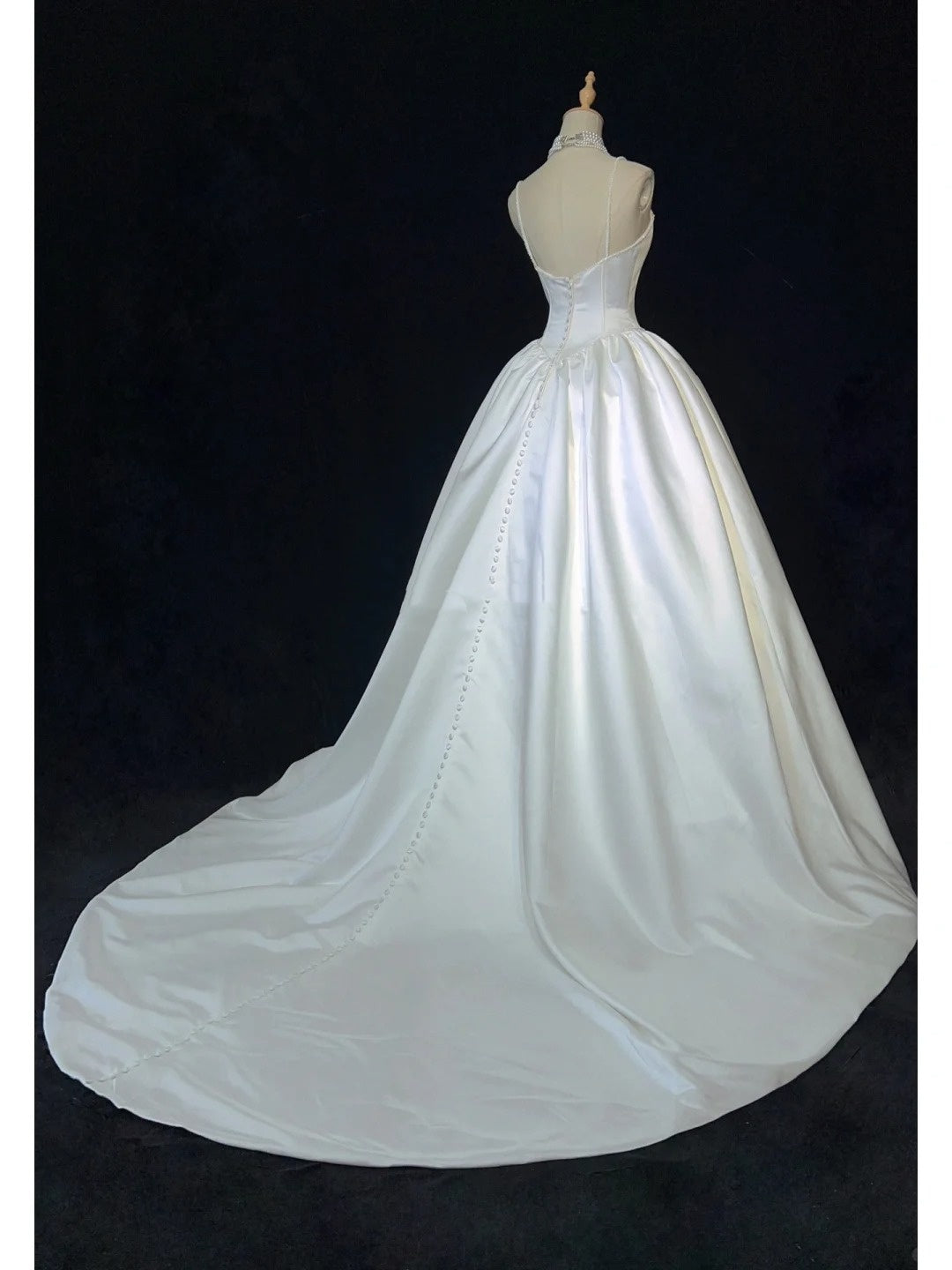 Unique Wedding Dresses Ball Gown Spaghetti Strap White With Ruffled Pearls Long Bridal Gown N3629