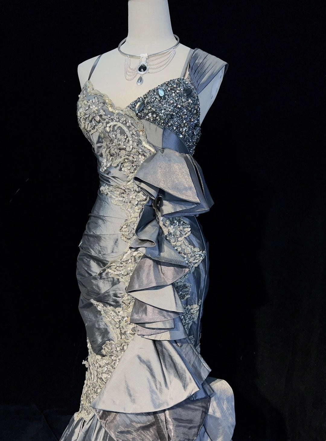 Vintage Prom Dresses Mermaid Straps Grey Satin Lace With Ruffles Long Evening Outfits N3442