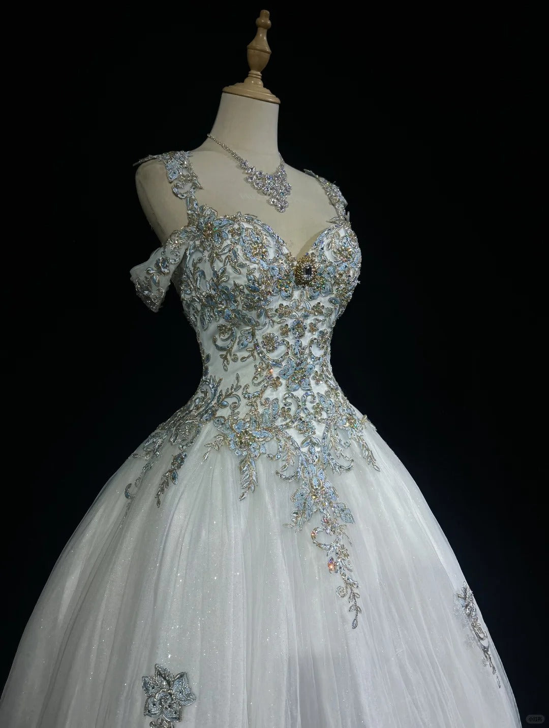 Princess Lace Straps White Appliques Sweet 16 Dress Ball Gown Formal Party Outfits Sweet Sixteen Dress RC0088