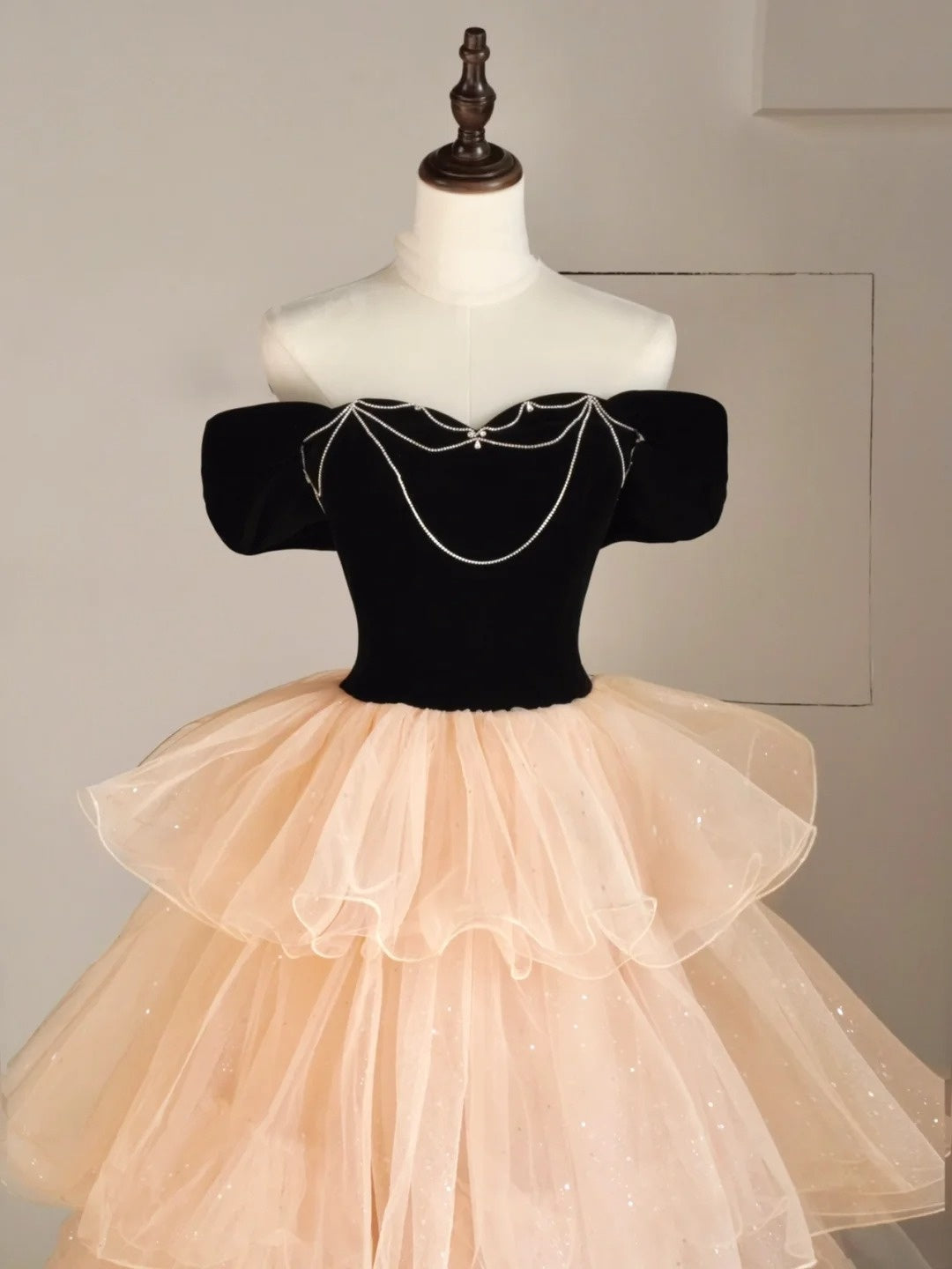 Princess Ball Gown Off The Shoulder Tulle Champagne College Formal Outfit Prom Graduation Dresses For Teens N1348