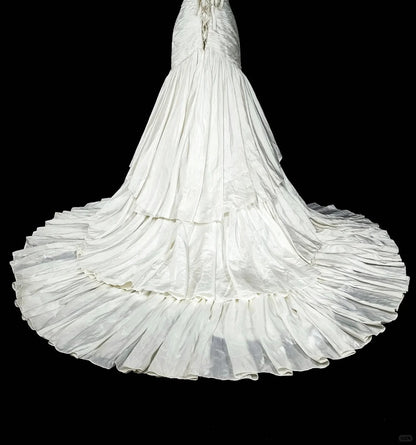 Unique Wedding Dresses Mermaid Sweetheart Satin Layers Tiered Sleeveless White Long Brides Dress N3513