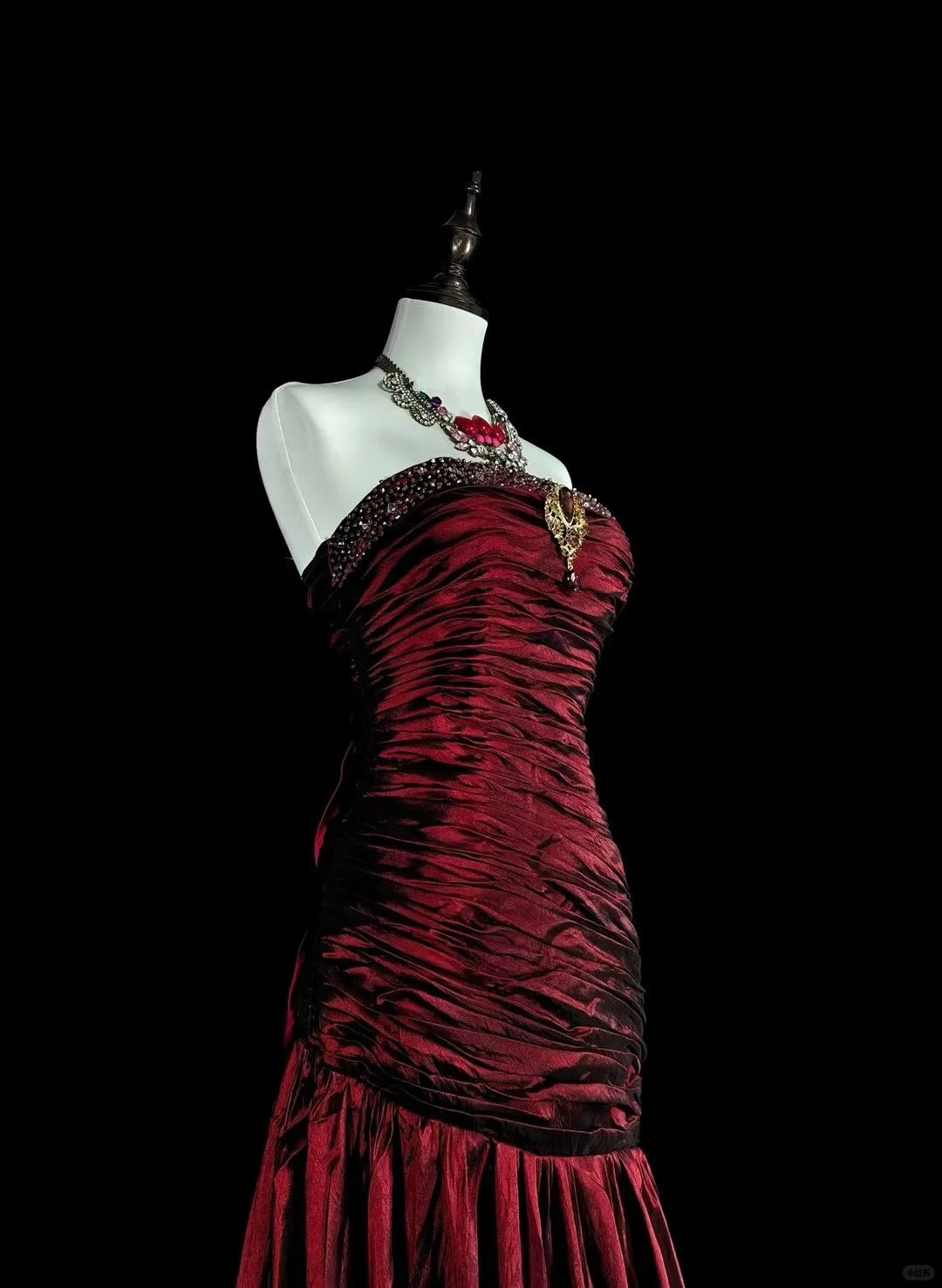 Vintage Prom Dresses Mermaid Strapless Dark Burgundy Satin With Beading 1980s Long Formal Gown N2708