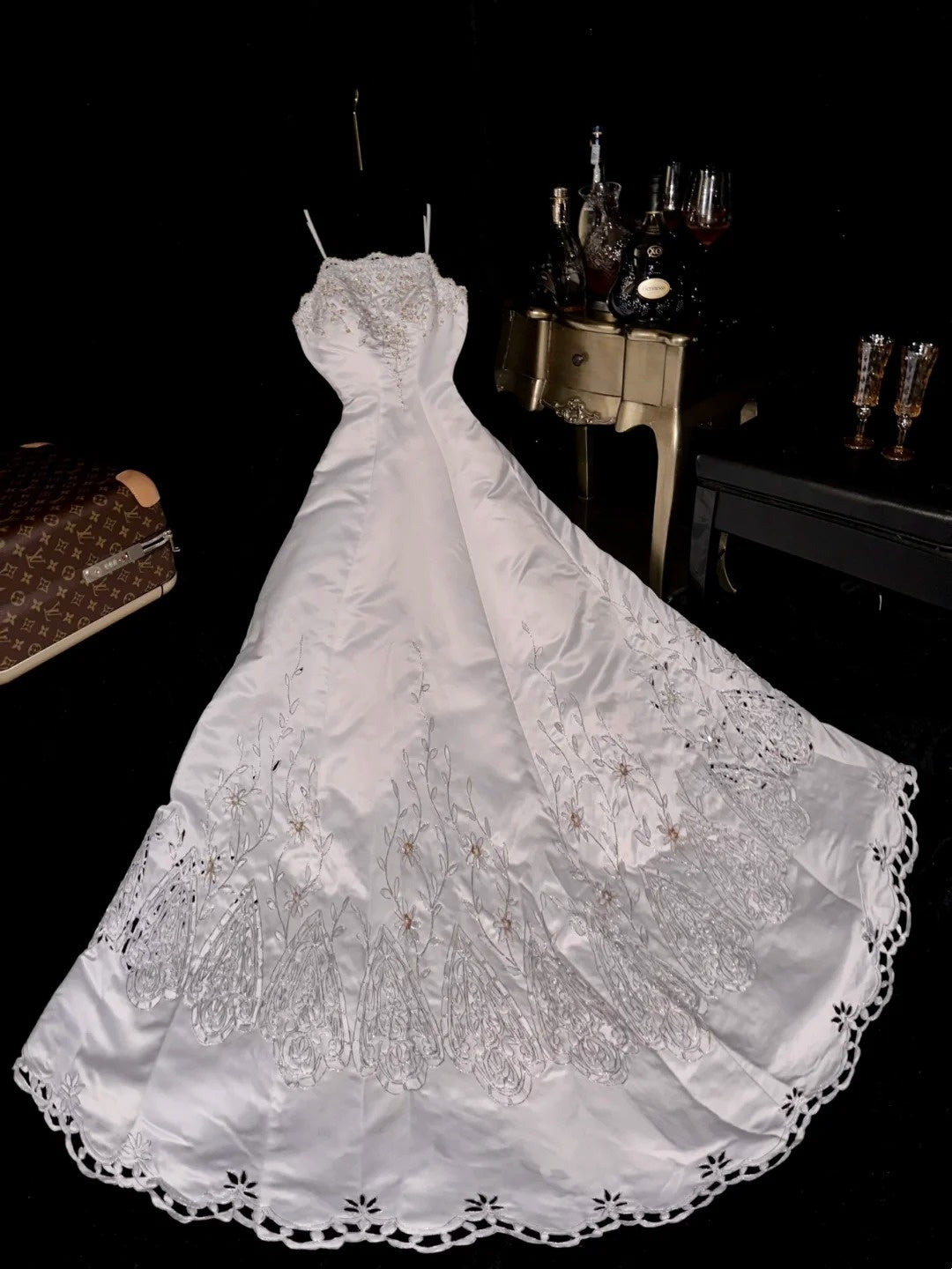 Timeless Ball Gown Spaghetti Straps White Satin Long School Dances Prom Dresses 8th Grade Formal Outfits Evening Gown RB8430