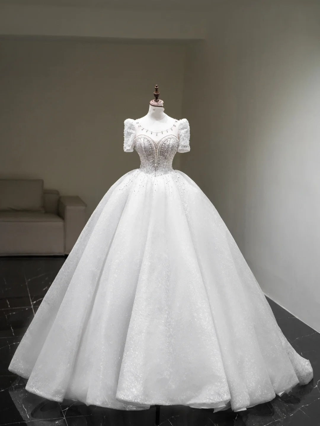 Princess Wedding Dresses Ball Gown Scoop Neckline White Glitter Tulle With Beaded Bodice Short Sleeves Brides Dress Fitted Bridal Gowns N646