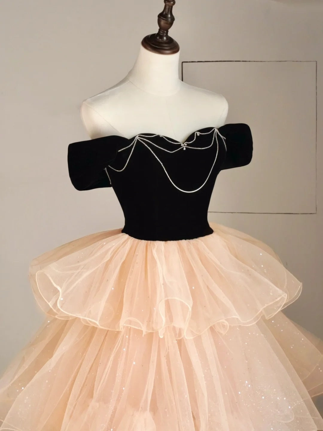 Princess Ball Gown Off The Shoulder Tulle Champagne College Formal Outfit Prom Graduation Dresses For Teens N1348