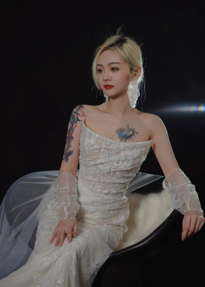 Romantic Long Wedding Dresses White Mermaid Strapless Lace Long Wedding Dress For Brides Fitted With Train Bridal Gowns AB2474
