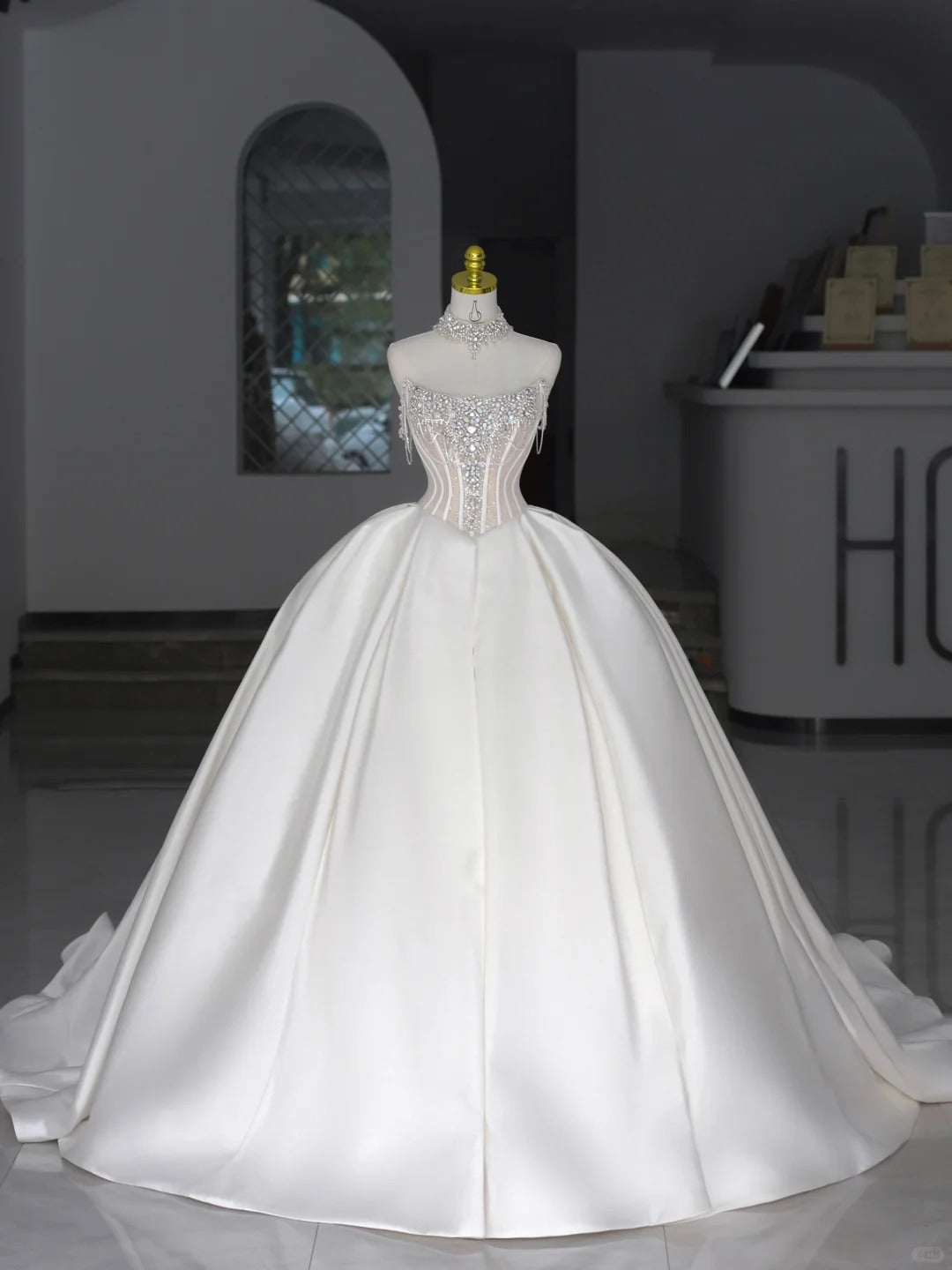 Sparkly Wedding Dresses Ball Gown Strapless Satin With Silver Beads White Long Brides Dress Bridal Gown N2949