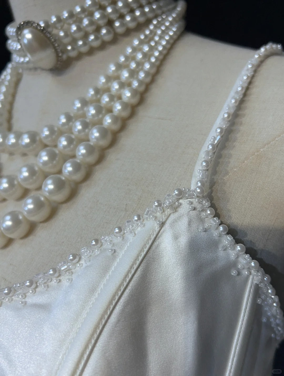 Unique Wedding Dresses Ball Gown Spaghetti Strap White With Ruffled Pearls Long Bridal Gown N3629