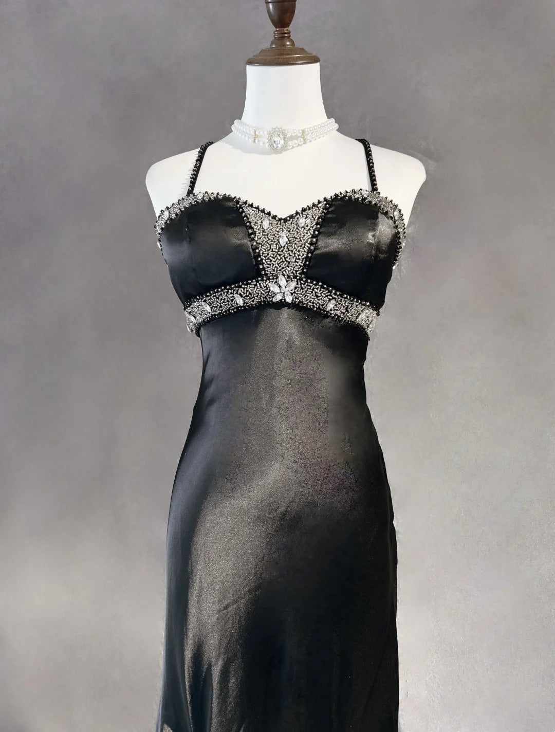 Vintage Prom Dresses Mermaid Spaghetti Strap Black Satin 90s With Ruffles Beading Long Formal Party Dress N2510