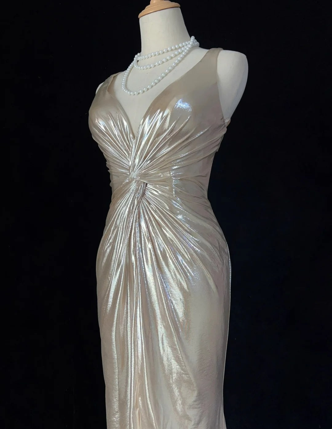 Simple Prom Dresses Mermaid V Neck Gold Sleeveless With Slit Ruffled Formal Evening Dress N3822