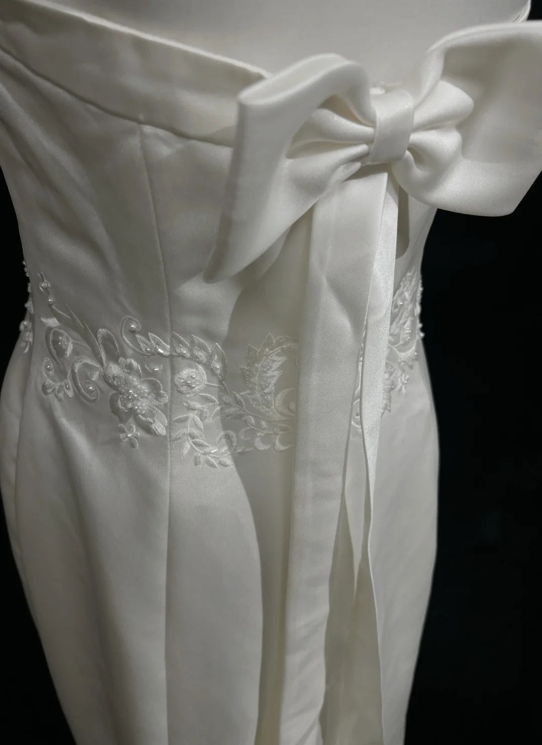 Unique Wedding Dresses Mermaid Halter Satin Boho Embroidery White Long Bridal Gown N3290