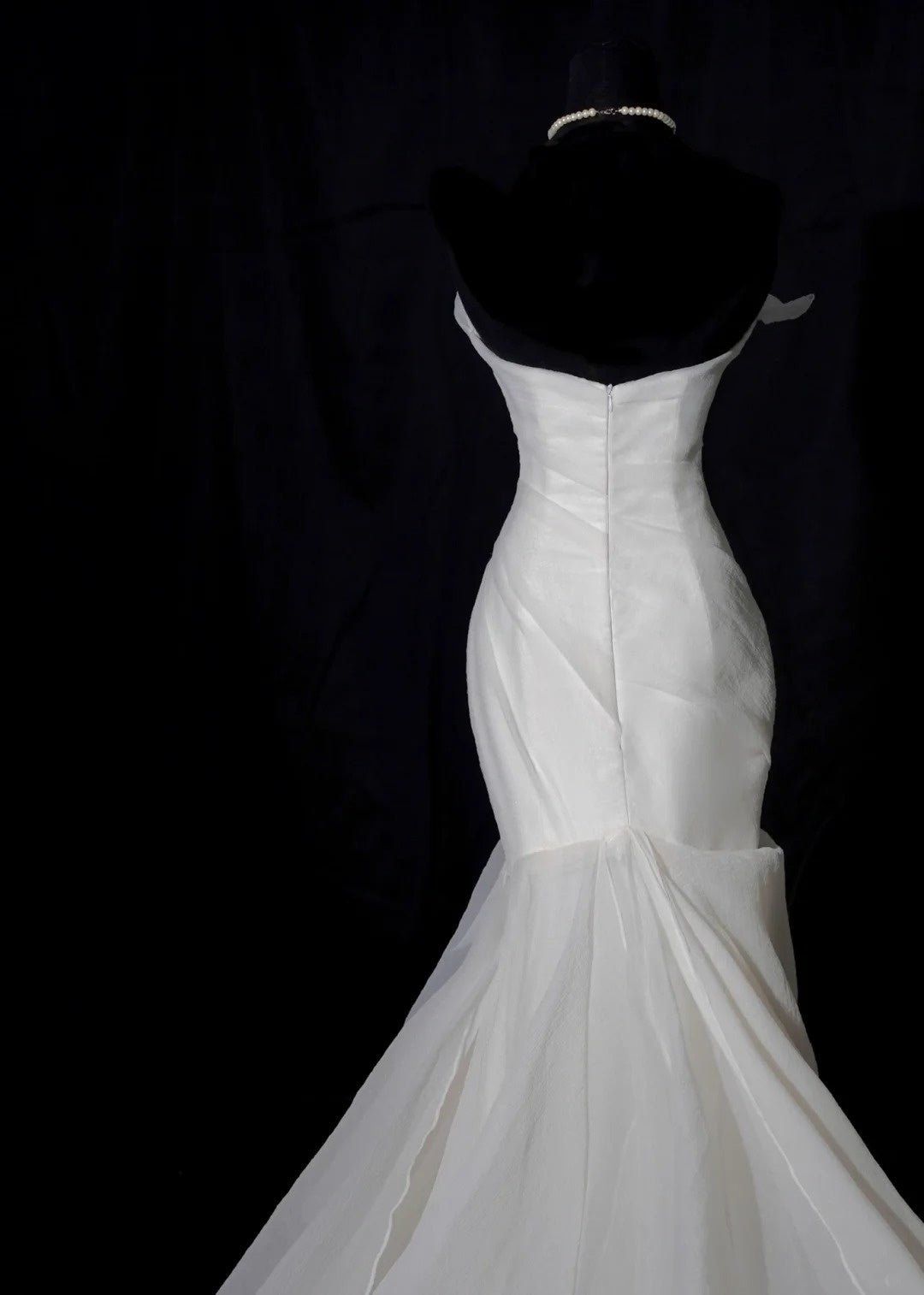 Plain Wedding Dresses Mermaid Strapless Ivory Sleeveless Brides Dress Fitted Bridal Gowns AB2526