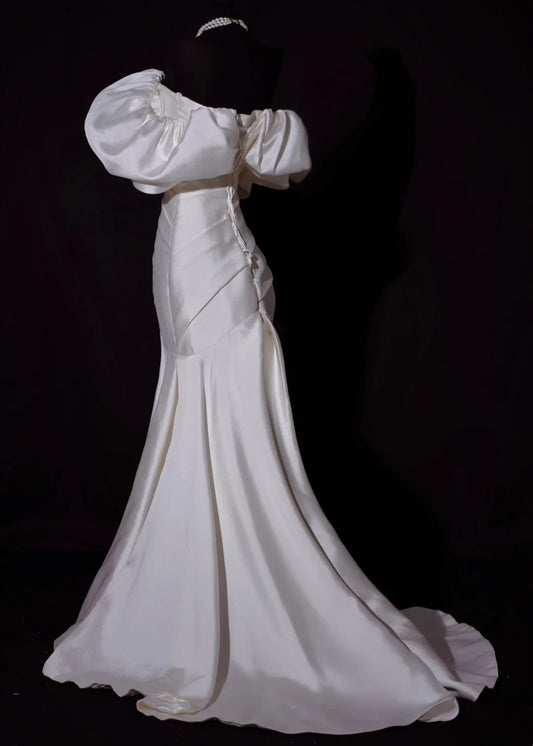 Classic Wedding Dresses Mermaid Off The Shoulder Ivory Satin Short Sleeves Brides Dress Fitted Bridal Gowns AB2529