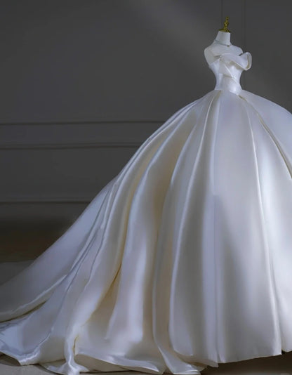 Timeless Wedding Dresses Ball Gown Strapless Satin Pleated Brides Dress With Corset Fitted Long Bridal Gowns AB2519