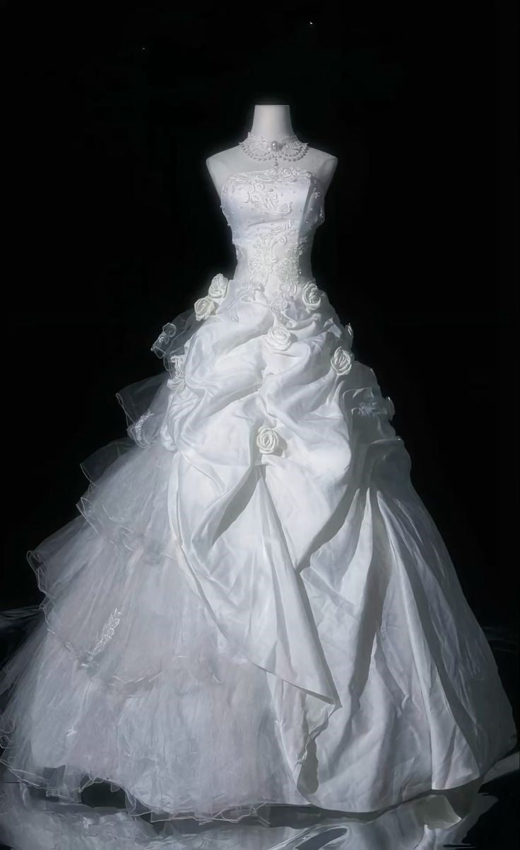 Romantic Women's Ball Gown Strapless 80s With Flowers Appliqued White Lace Satin Sweep Train Wedding Dresses AB1479