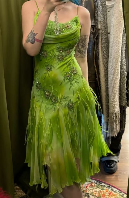 Bud Green Sheath Spaghetti Straps Homecoming Dresses Chiffon Beaded Knee Length Party Dress Hoco Outfits RB8713