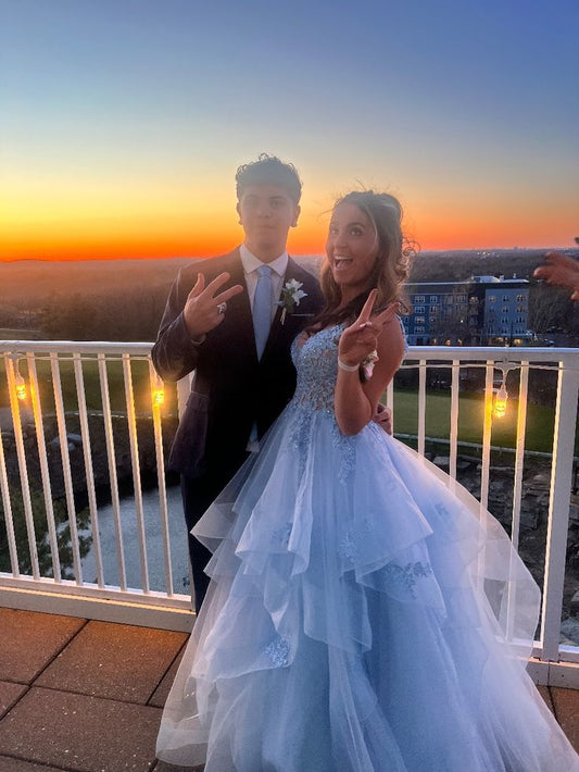 Modest Ball Gown V Neck Light Sky Blue Tulle Lace Prom Dresses For Teens Formal Dress Party Outfits Prom Gowns AB1042