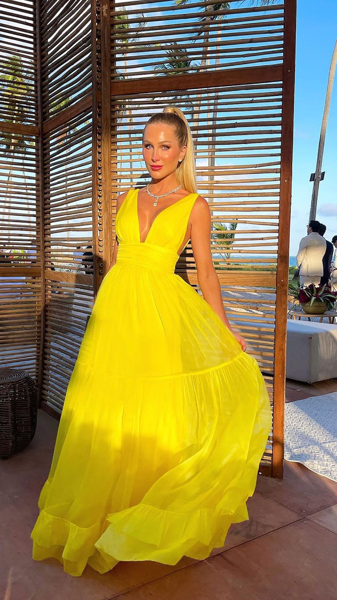 Modest A Line V Neck Yellow Chiffon Prom Dresses Inspo Simple Long Prom Gowns AB247