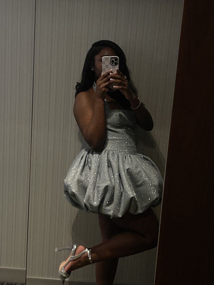 Sparkly Short Homecoming Dresses Ball Gown Halter Sequin Mini Graduation Cocktail Graduation Outfit RB6735