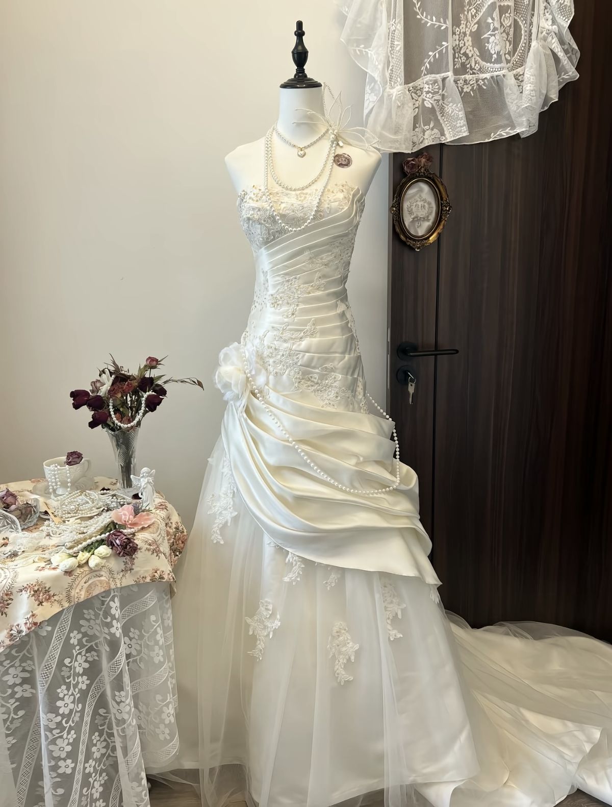 Charming Women's Mermaid Strapless Sleeveless White Tulle Pleated With Flowers Long Wedding Dresses AB1488