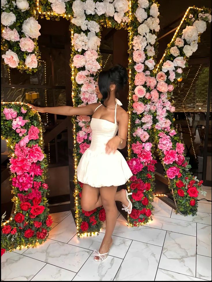 Elegant A line Halter For BlacK Girls Short Corset Fitted Back Hoco Dress Ideas Little White Homecoming Dresses RB4058