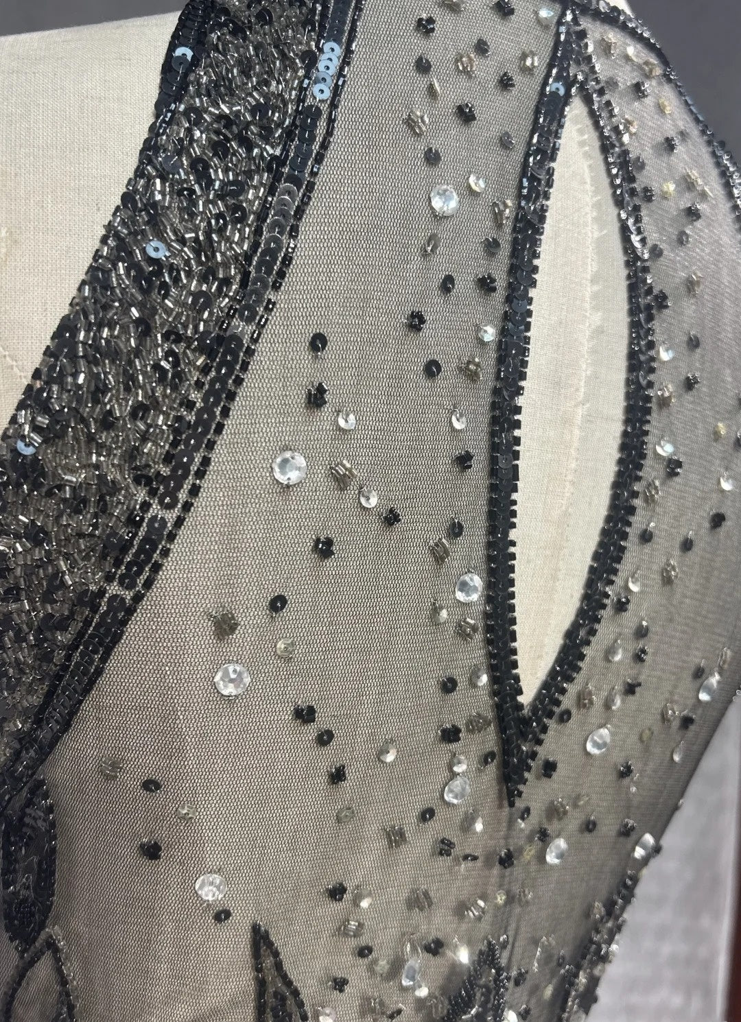 Vintage Prom Dresses A line V Neck Black Tie Dress Beaded 90s Long Formal Evening Gown N2652