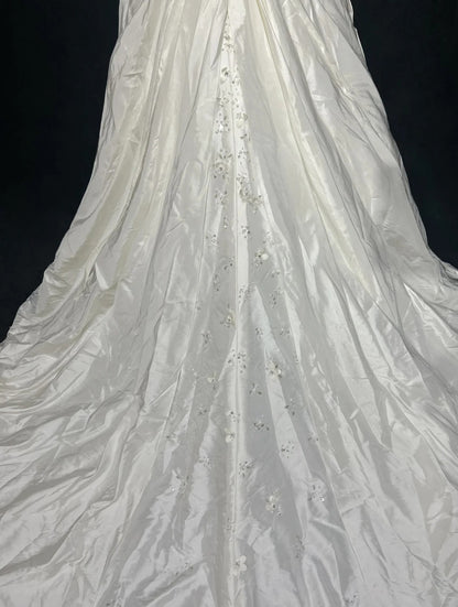 Princess Wedding Dress Ball Gown One Shoulder Satin Cream Ivory With Tiered Bridal Gown for Big Day RC0131