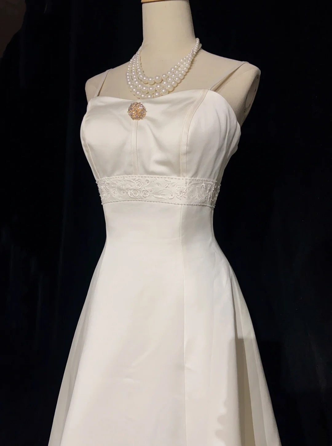 Timeless Wedding Dresses Ball Gown Spaghetti Strap Ivory With Beaded Long Brides Gown N3433