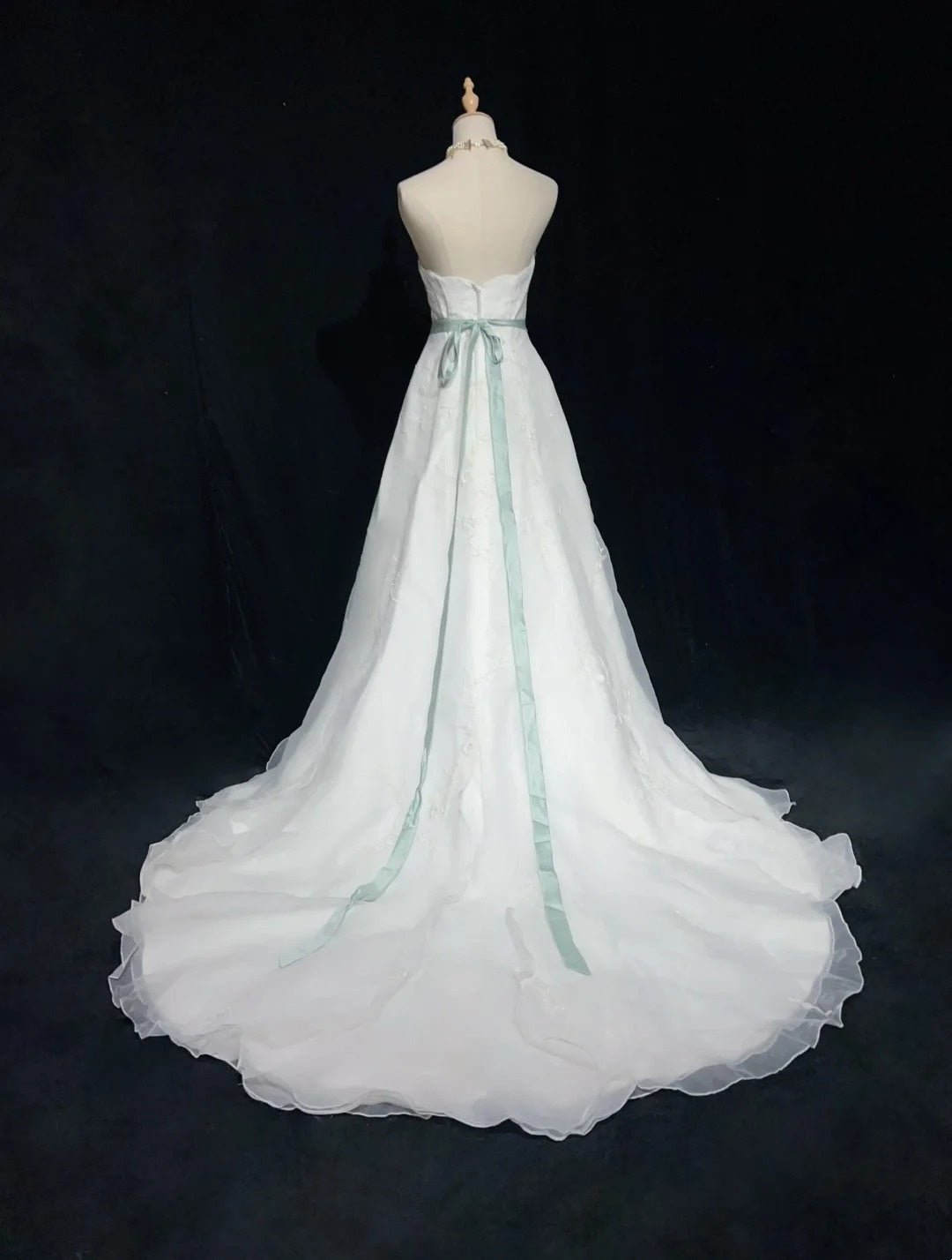 Unique Wedding Dresses A Line Strapless White With Beading Summer Garden Long Bridal Gown N3676