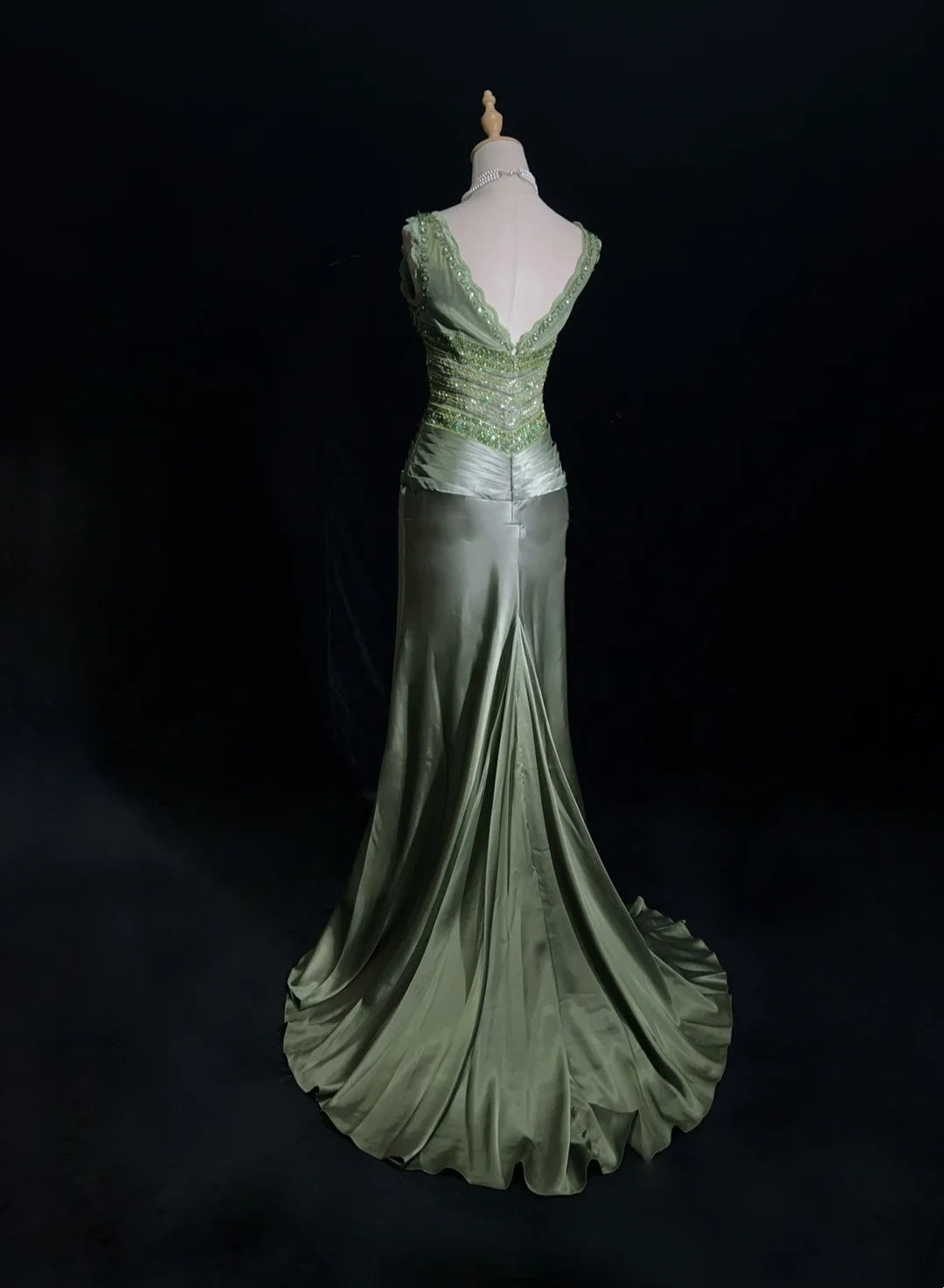 Vintage Prom Dresses Mermaid V Neck Sage Green Sleeveless Satin With Beading 1980s Long Formal Gown N2865
