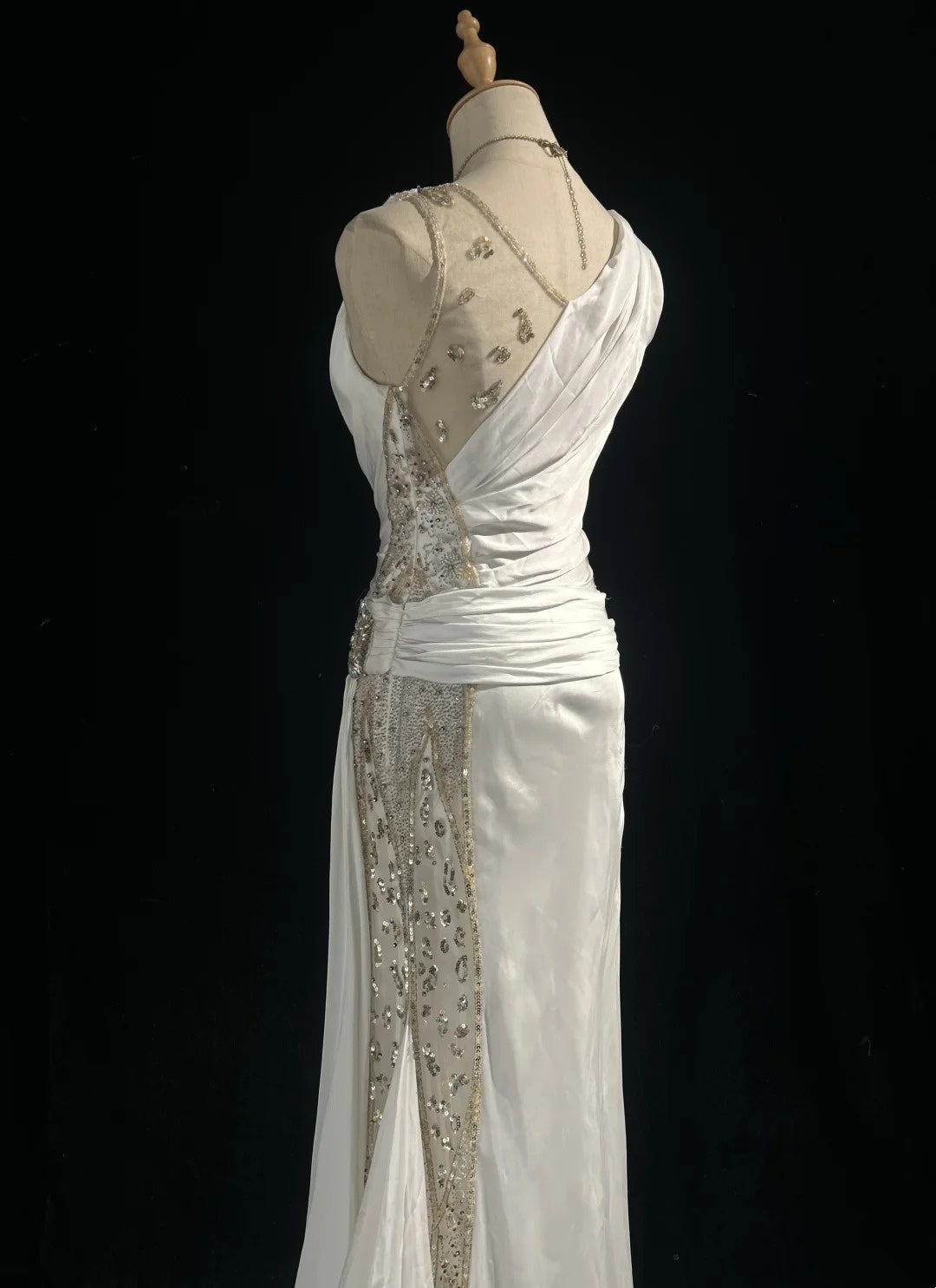 Modest Prom Dresses Mermaid V Neck White Satin Sleeveless With Ruffled Formal Evening Dress N3824