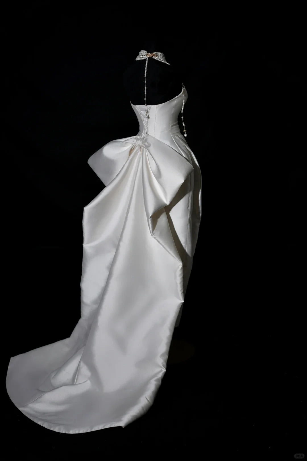 Plain Wedding Dresses Sheath Sweetheart Satin Pleated Brides Dress Fitted Long Bridal Gowns AB2530