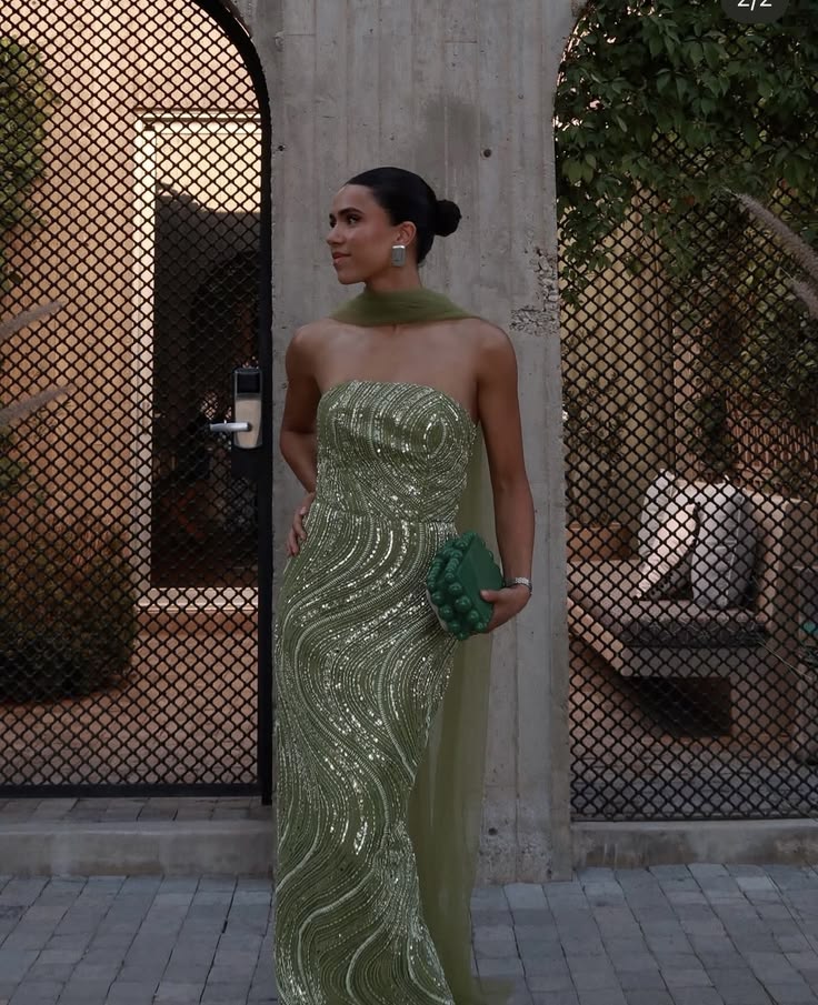 Gorgeous Light Green Strapless Sleeveless Floor length Prom Gown For Women Luxury Crystal Shinning Prom Dress N2350