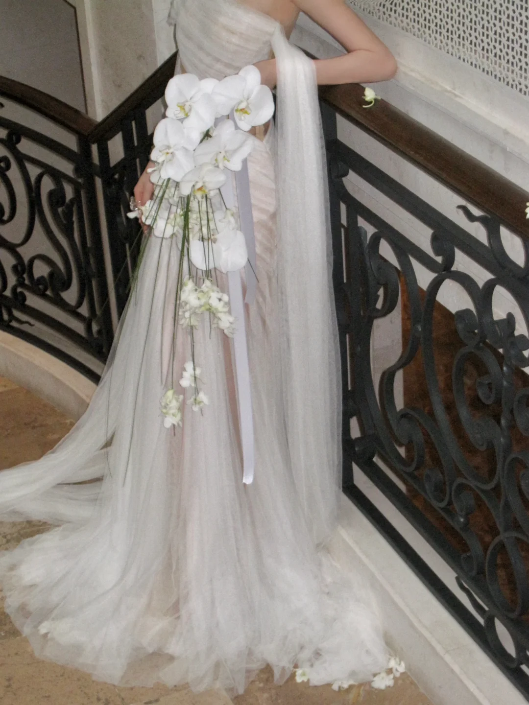 Simple Mermaid Off The Shoulder Tulle White Wedding Dress With Pleated Ruched Fairytale Brides Gown Wedding Dresses N066