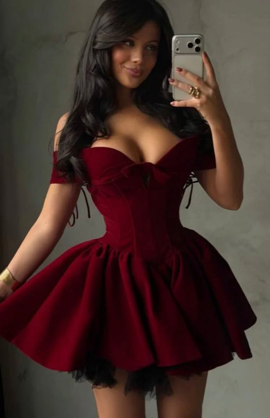 Flirty Ball Gown Off The Shoulder Burgundy Semi-formal High School Senior Grad Short Mini Fall Homecoming Dresses RB4439