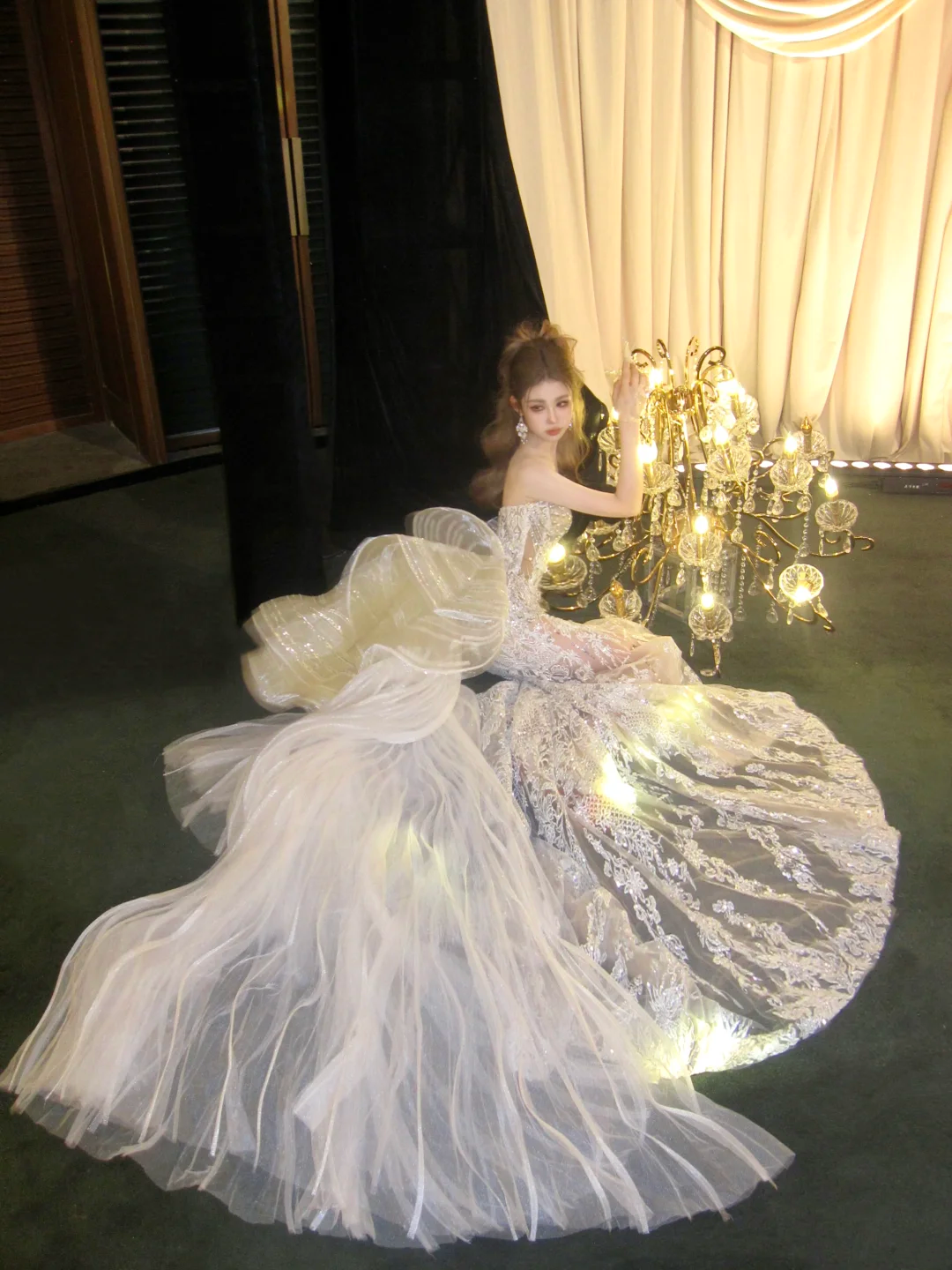 Shimmer Mermaid Silver Sequin Wedding Dress With Beads Pleated Fairytale Brides Gown Wedding Dresses N055