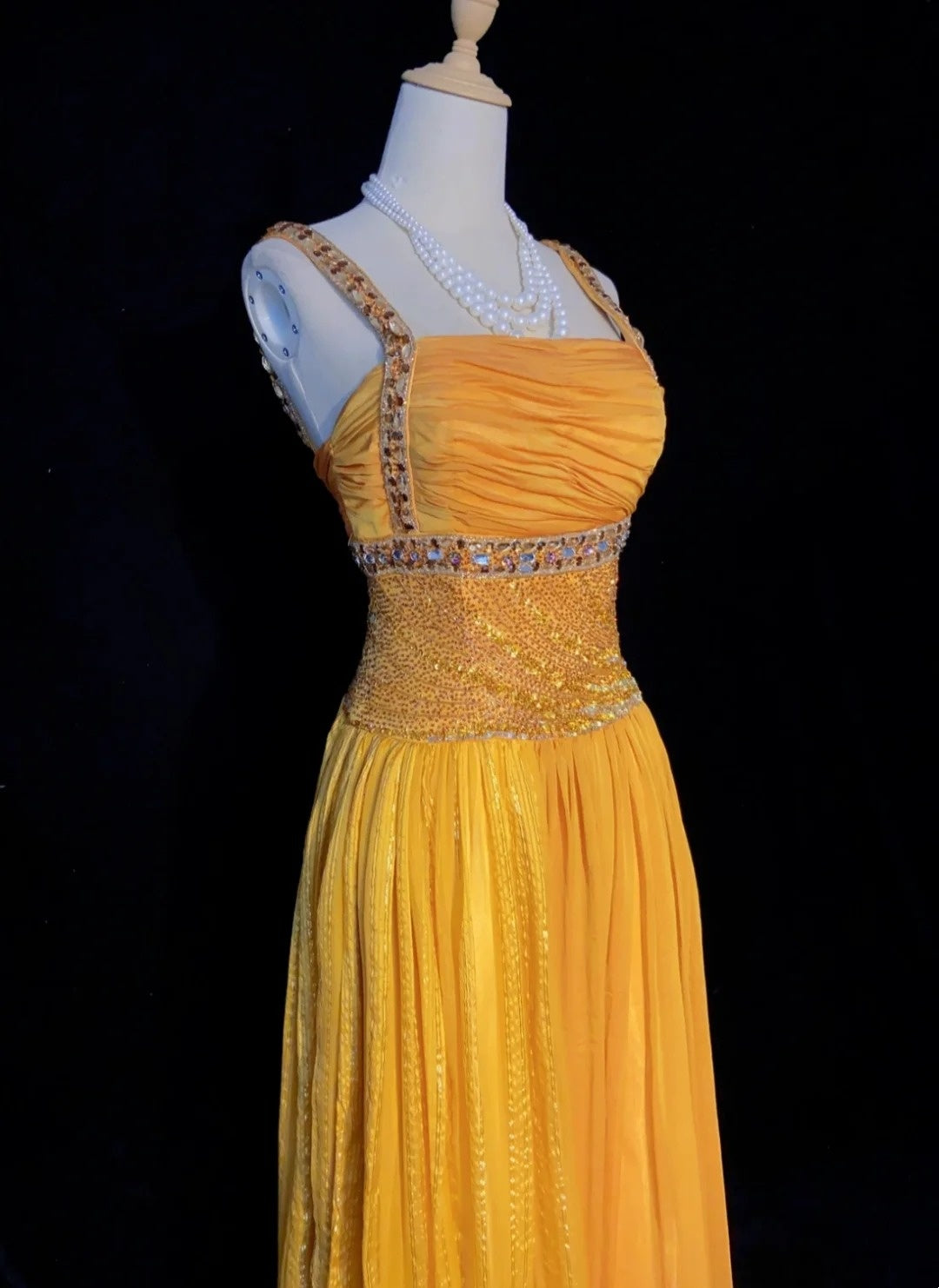 Vintage Prom Dresses A Line Square Neck Yellow Pleated 70s With Beads Formal Gown N2535