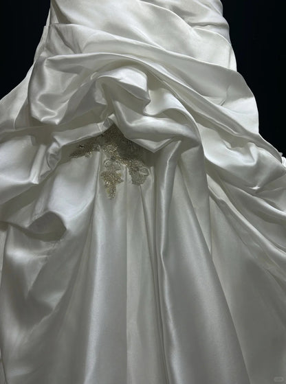 Vintage Mermaid V Neckline Sleeveless Floor Length Satin White Ruffled Ruched Wedding Dresses RB3314