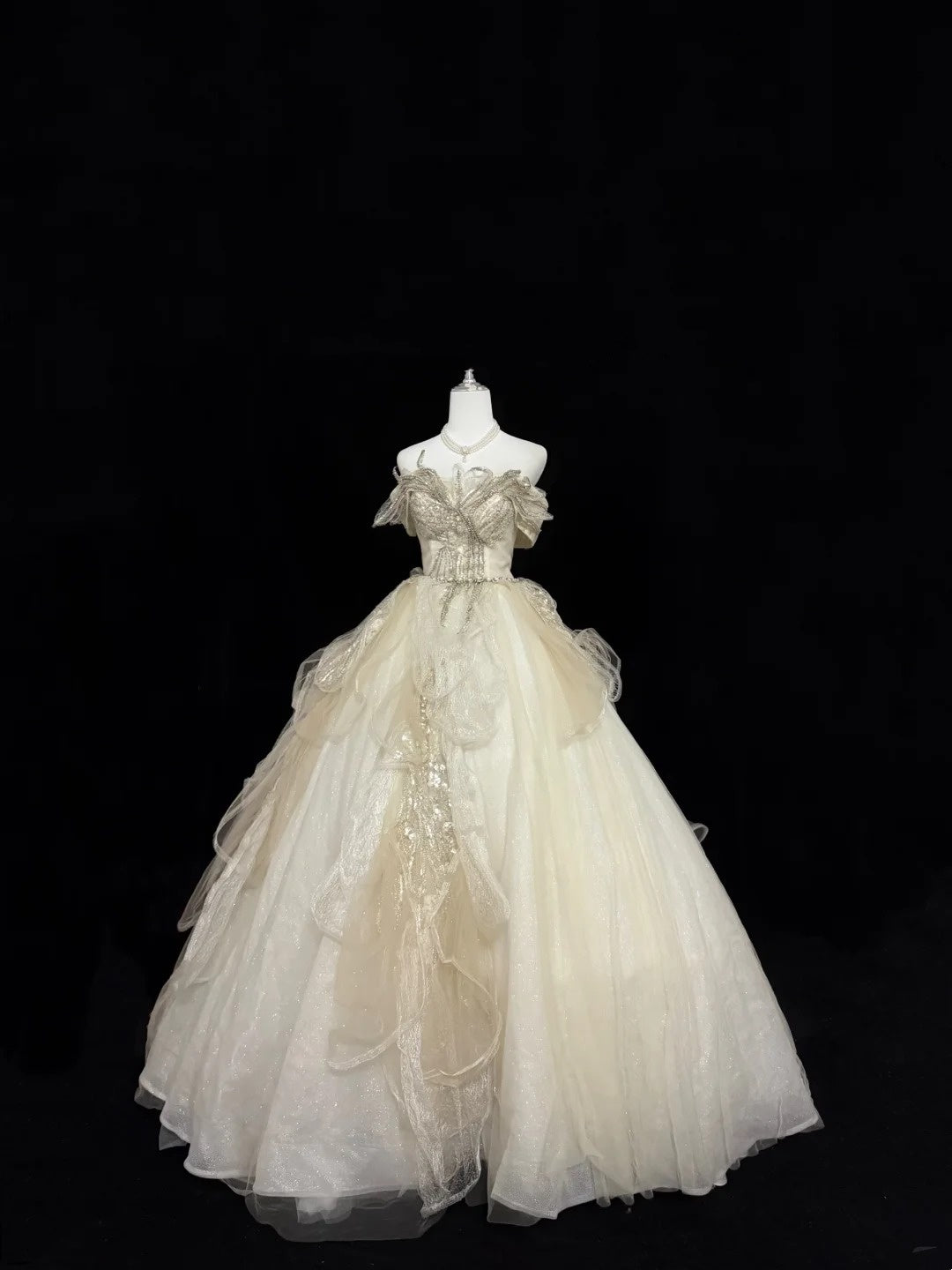 Sweet 15 Quinceanera Dress Ball Gown Off Shoulder Champagne Appliques Tulle 15th Birthday Gown RC0140