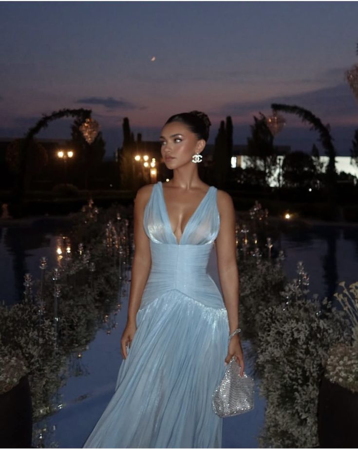 Modest A line V Neck Sleeveless Light Sky Blue Slit Prom Dresses Long Party Dress 22th Birthday Outfits Graduation Dress RB968