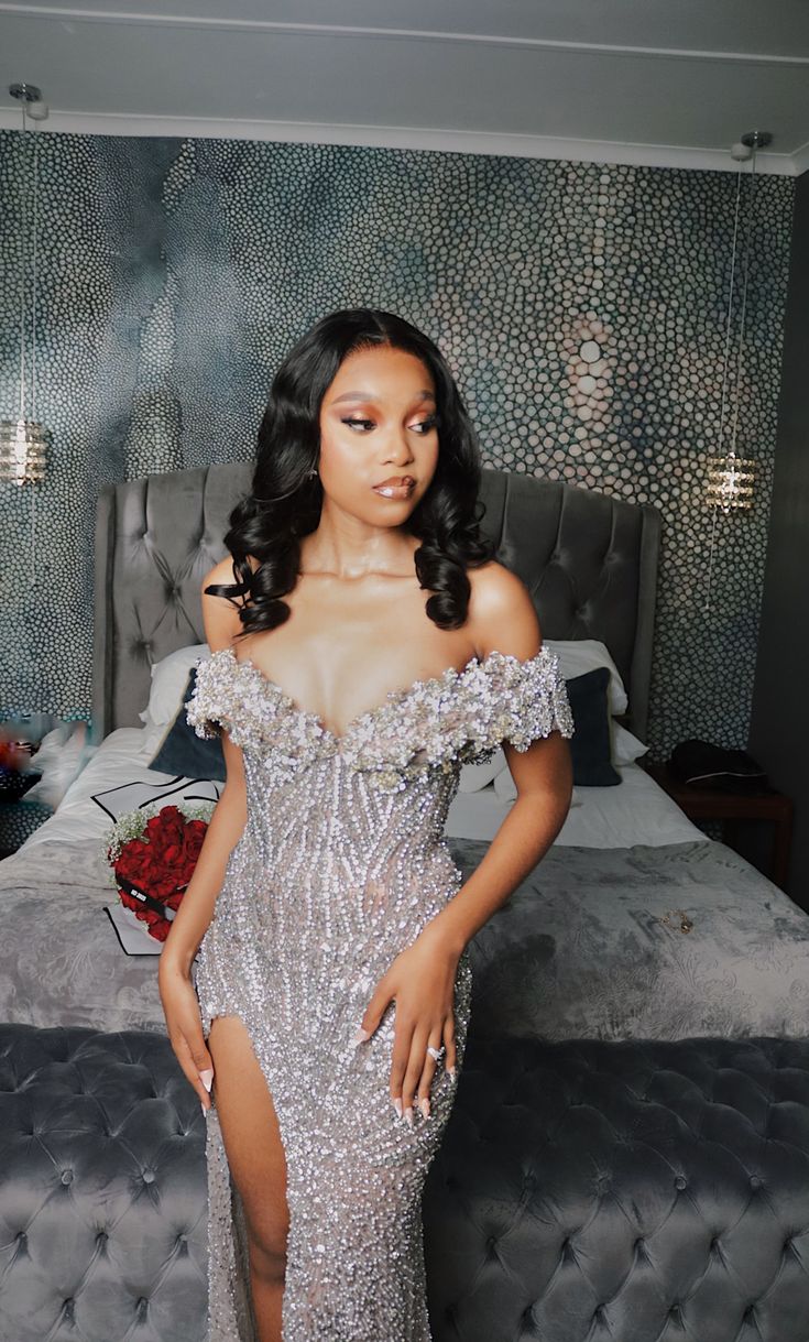 Glittery Mermaid Off The Shoulder Prom Dresses For Black People Girls Silver Sequin Beaded Crystals Long Formal Slit Evening Party Gown N815