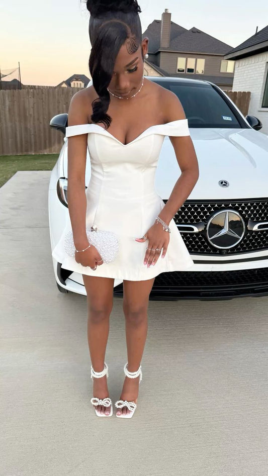 Sexy A line Off The Shoulder White For Black Girls Short Mini Senior Inspo Birthday Outfits Homecoming Dresses RB3963